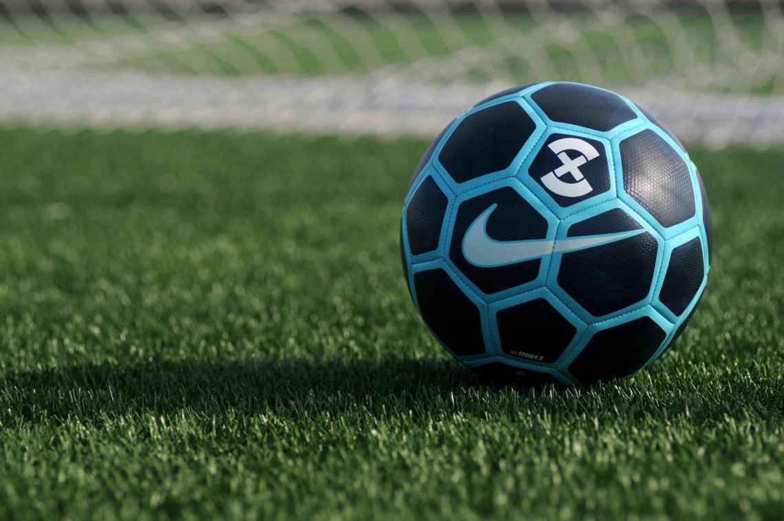 Die Evolution der Fußballtrikots: Von Wollhemden zu High-Tech-Materialien